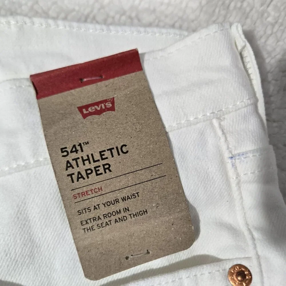 NWT Levis 541 Athletic Taper Mens White Stretch Comfort Jeans Size 40x32